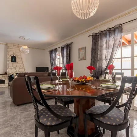 Βίλα Beautiful 3 Bedroom