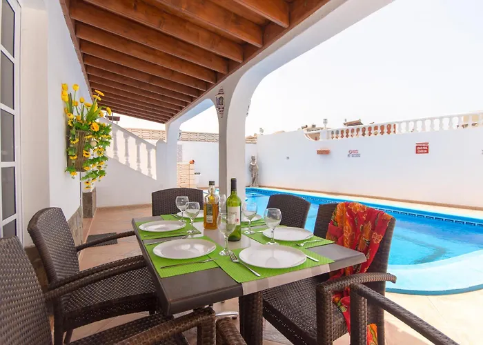 Beautiful 3 Bedroom * Callao Salvaje