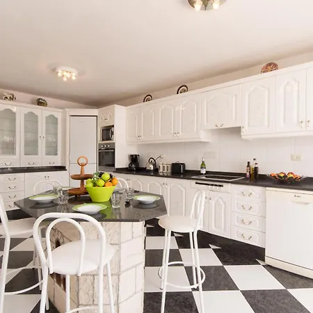 Beautiful 3 Bedroom Villa