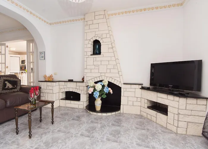 Beautiful 3 Bedroom *