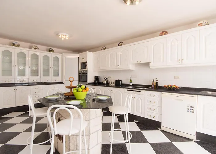 Beautiful 3 Bedroom Vila